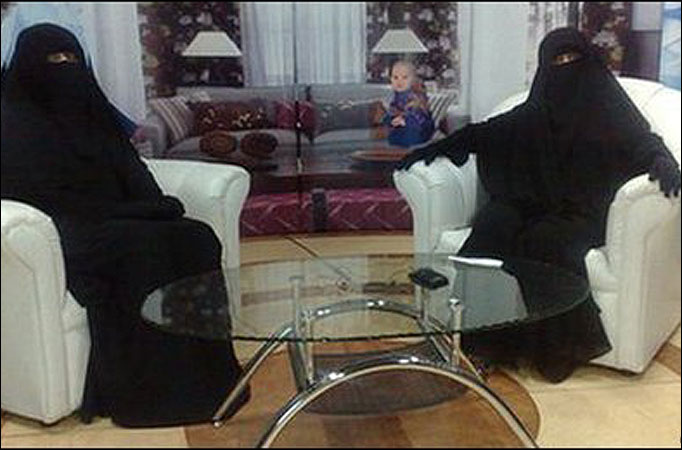 Interviewer-and-guest-on-Saudi-station-Awtan-TV.jpg