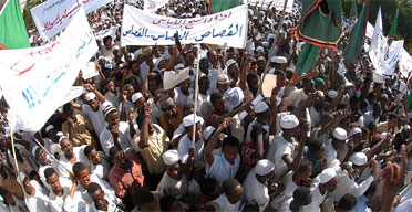File:Sudanprotesters2.jpg