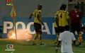 Al Ahly vs Sepahan FC, první bomba hozená fanoušky na hráče